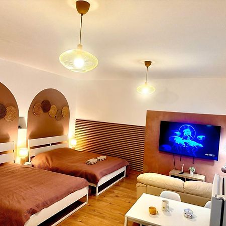 Apartment Kate - Old Town บราติสลาวา ภายนอก รูปภาพ