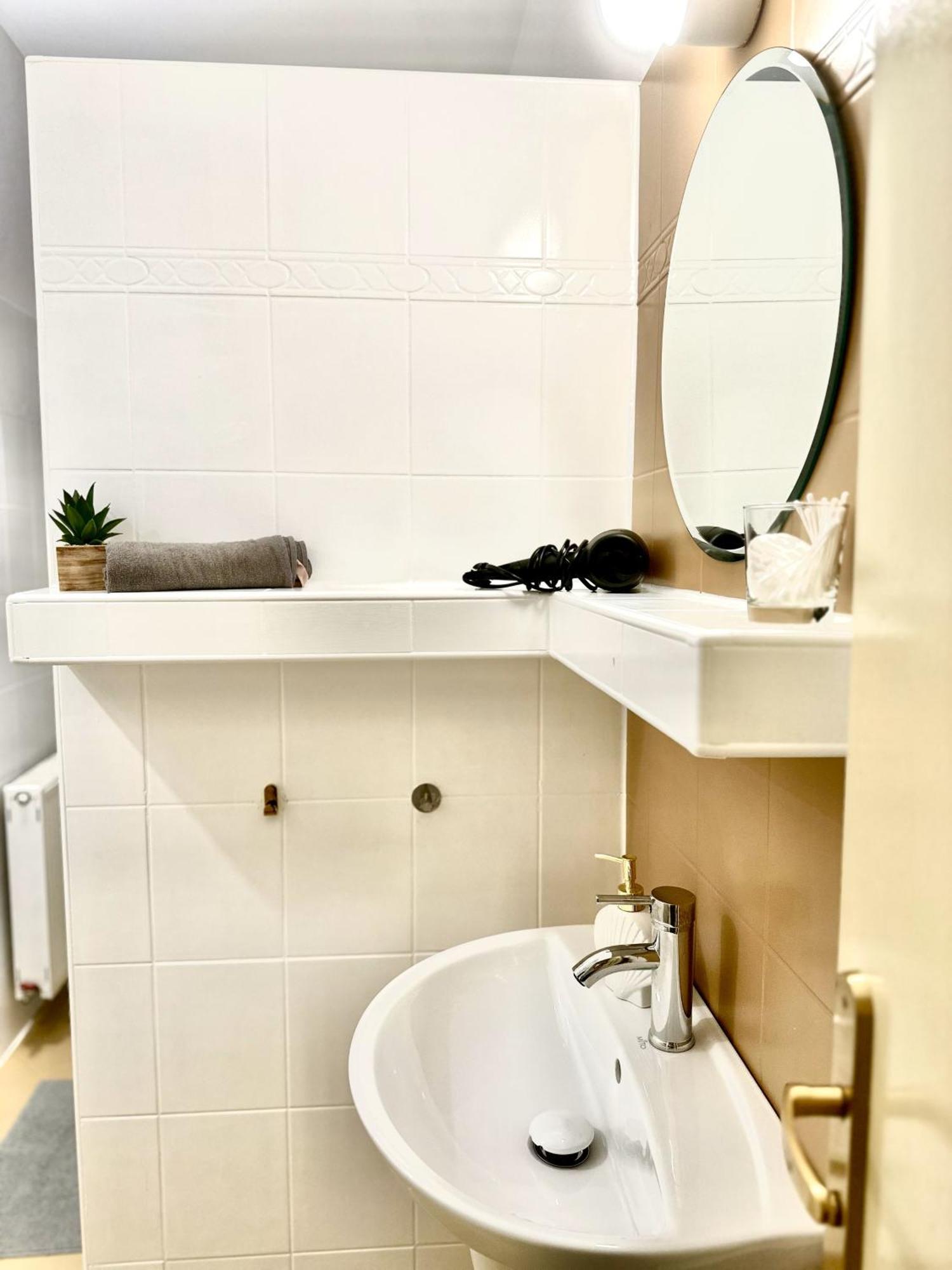 Apartment Kate - Old Town บราติสลาวา ภายนอก รูปภาพ